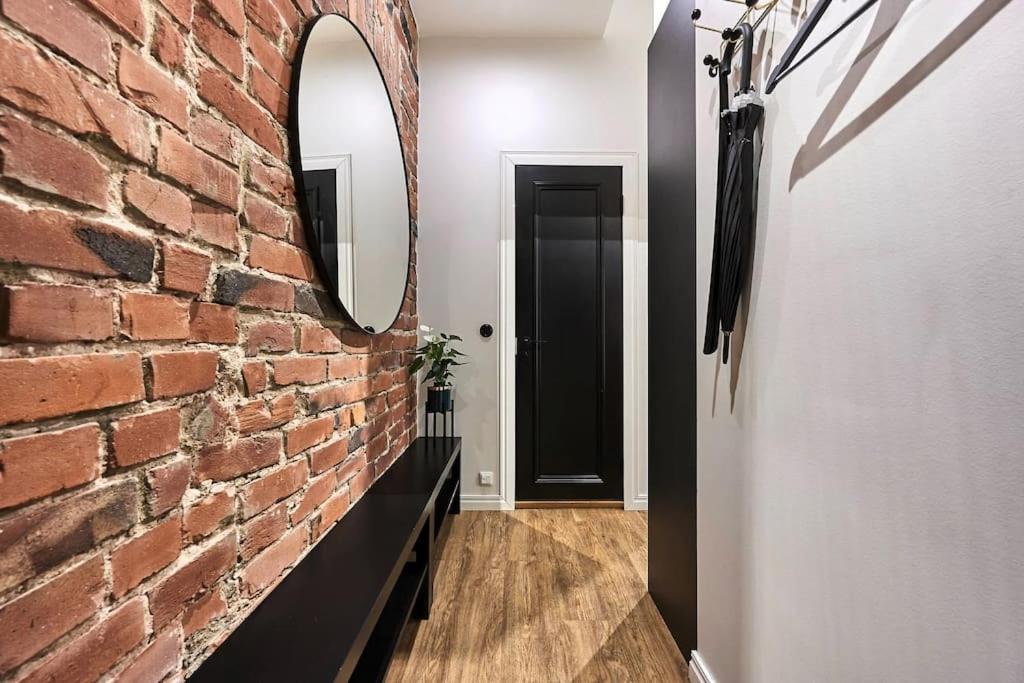 Urban-Glam City Centre Studio With A Gym And Terrace Talin Exterior foto