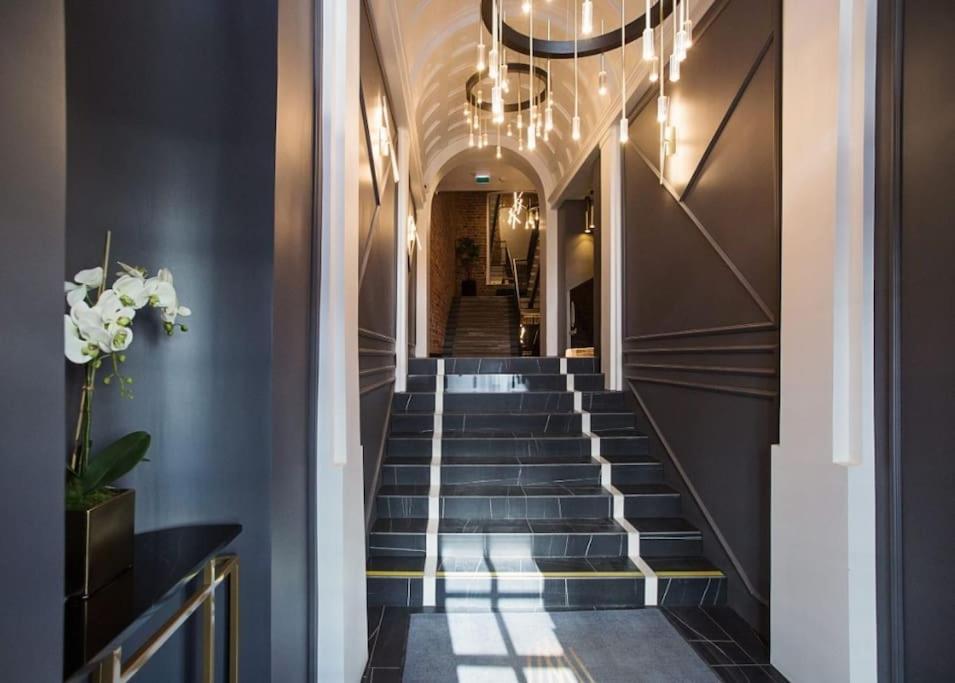 Urban-Glam City Centre Studio With A Gym And Terrace Talin Exterior foto