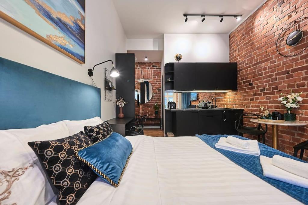 Urban-Glam City Centre Studio With A Gym And Terrace Talin Exterior foto