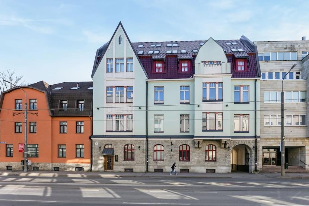 Urban-Glam City Centre Studio With A Gym And Terrace Talin Exterior foto